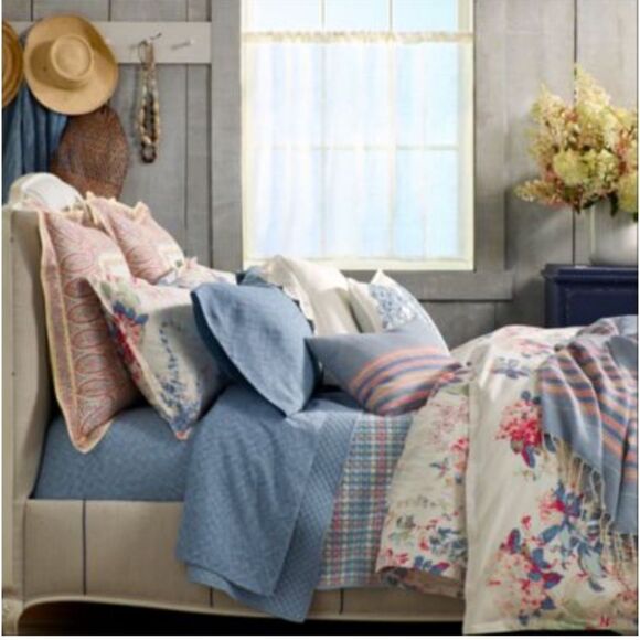 Ralph Lauren Hithers Throw
Pillow, 15" × 20" - Picture 2 of 4